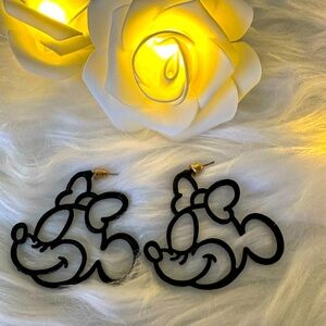 Minnie Mouse Hoop earrings 🎀